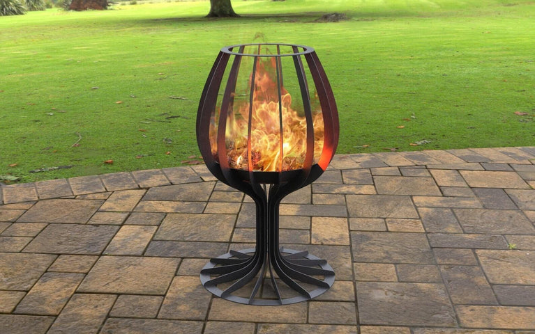 Feuerschale Feuersäule Schwedenfeuer Wein